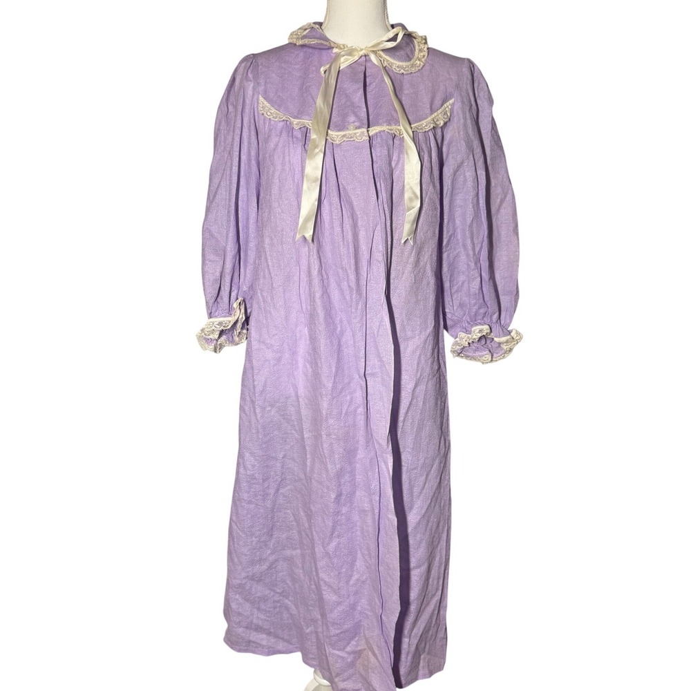 Vintage Lace Trim Seersucker Nightgown Purple Good Victorian Cottagecore